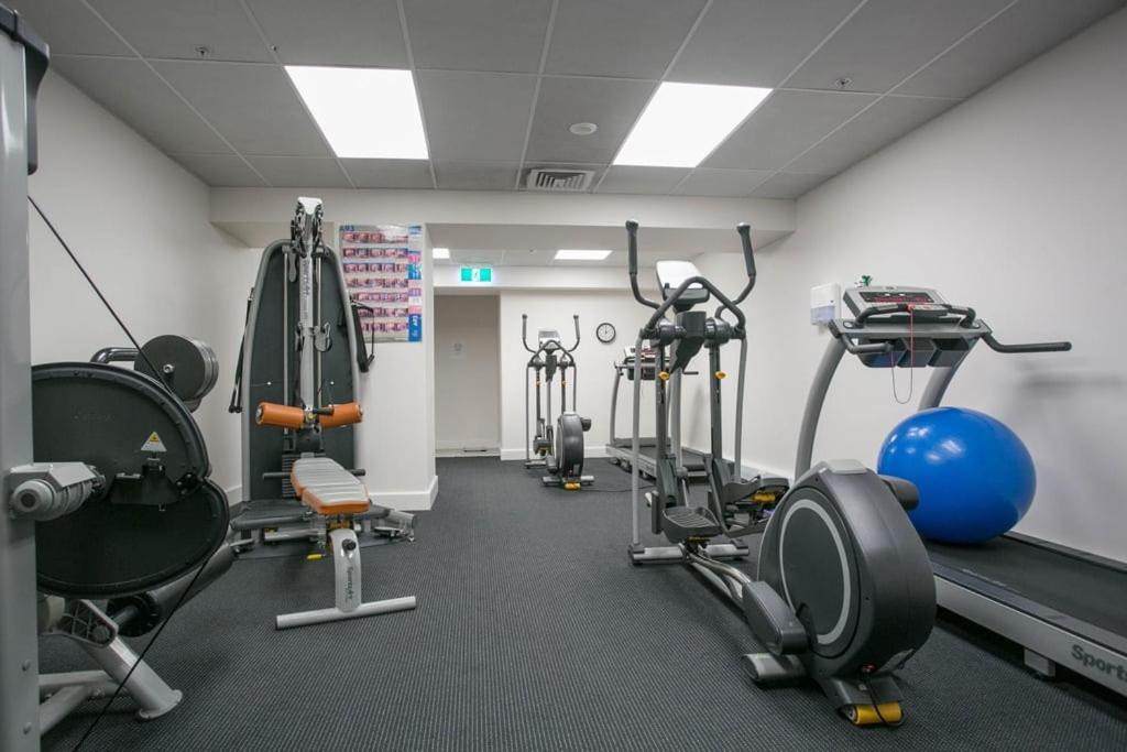 Marvelous Downtown Apartment Moments From Main Beach With Heated Pool, Gym And Parking Mount Maunganui Exterior photo