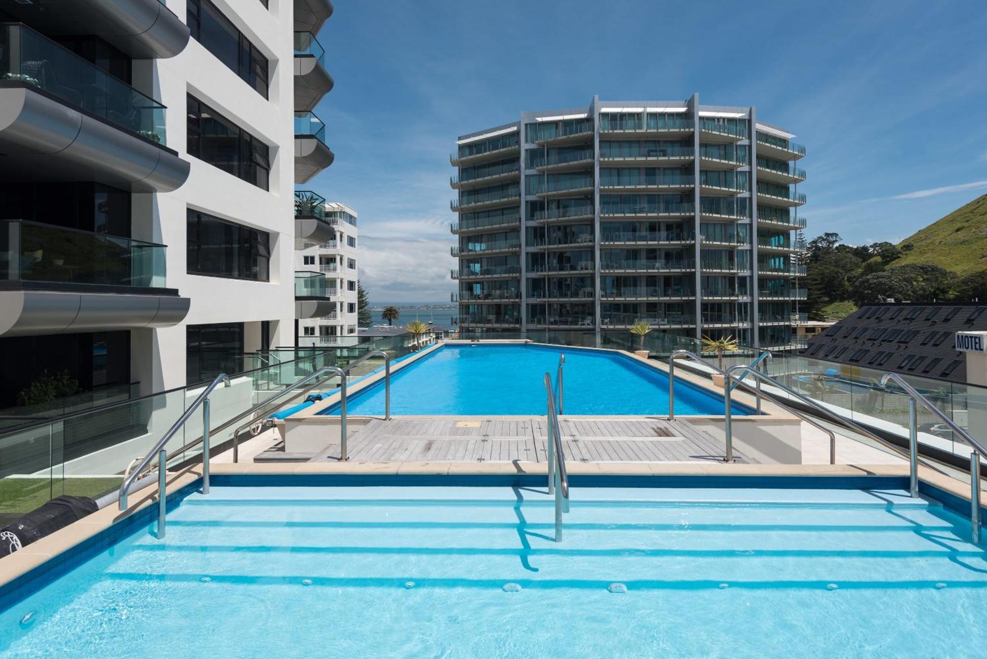 Marvelous Downtown Apartment Moments From Main Beach With Heated Pool, Gym And Parking Mount Maunganui Exterior photo