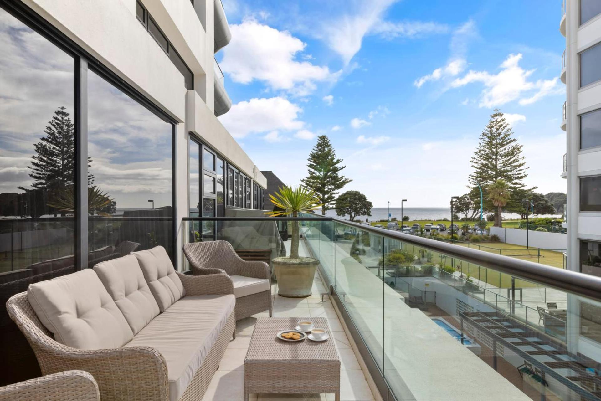 Marvelous Downtown Apartment Moments From Main Beach With Heated Pool, Gym And Parking Mount Maunganui Exterior photo